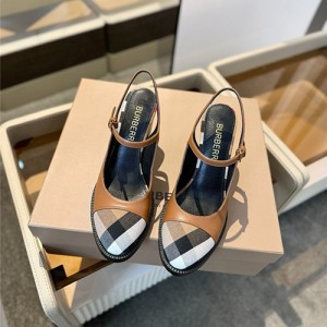 버버리 여성용 샌들 (굽높이9.5CM) B32869-2 2025/신상