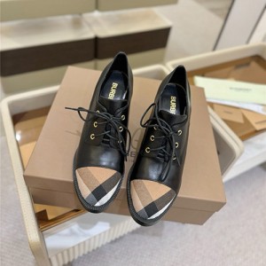 버버리 여성용 구두 (굽높이9.5CM) B34989-2 2025/신상