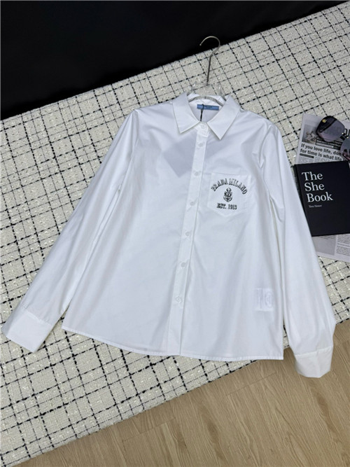 프라다 긴팔 셔츠 P72495 2025/신상