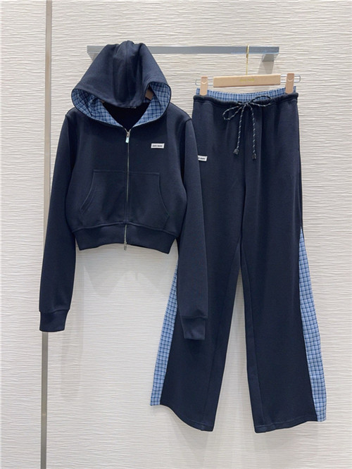 미우미우 후드 트레이닝 세트 M74506 2025/신상