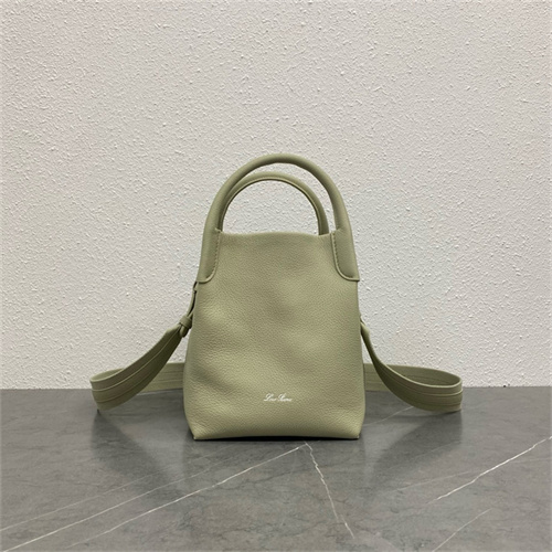 로로피아나 버킷백 스몰  LP022 2025/신상