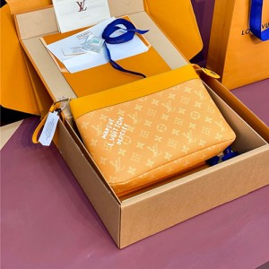 루이비통 포쉐트 보야주 수플 클러치백 M12665 2025/신상