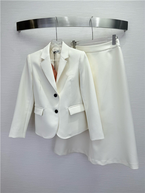 미우미우 양복 자켓 스커트 세트 M23995 2025/신상