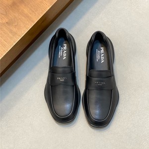 프라다 남성용 로퍼 P57554-1 2025/신상