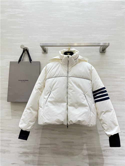 톰브라운 후드 패딩 자켓 (충전재-거위털) T57204 2025/신상