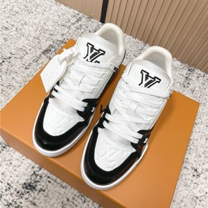 루이비통 남여공용 스니커즈 L93363-1 2025/신상