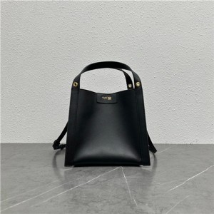 셀린느 트리옹프 스몰 큐보백 124182 2025/신상