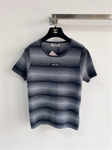 미우미우 반팔 티 M62100 2026/신상