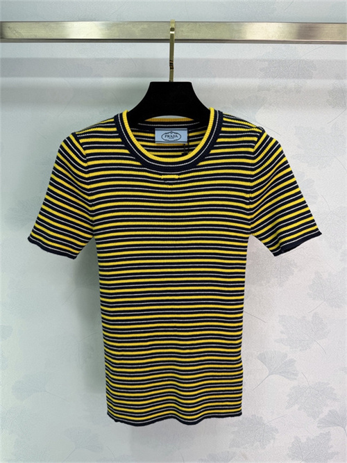 프라다 반팔 니트 P92108 2026/신상