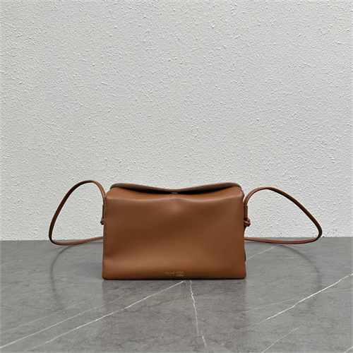 셀린느 트리오 플랩 숄더백 100862 2026/신상